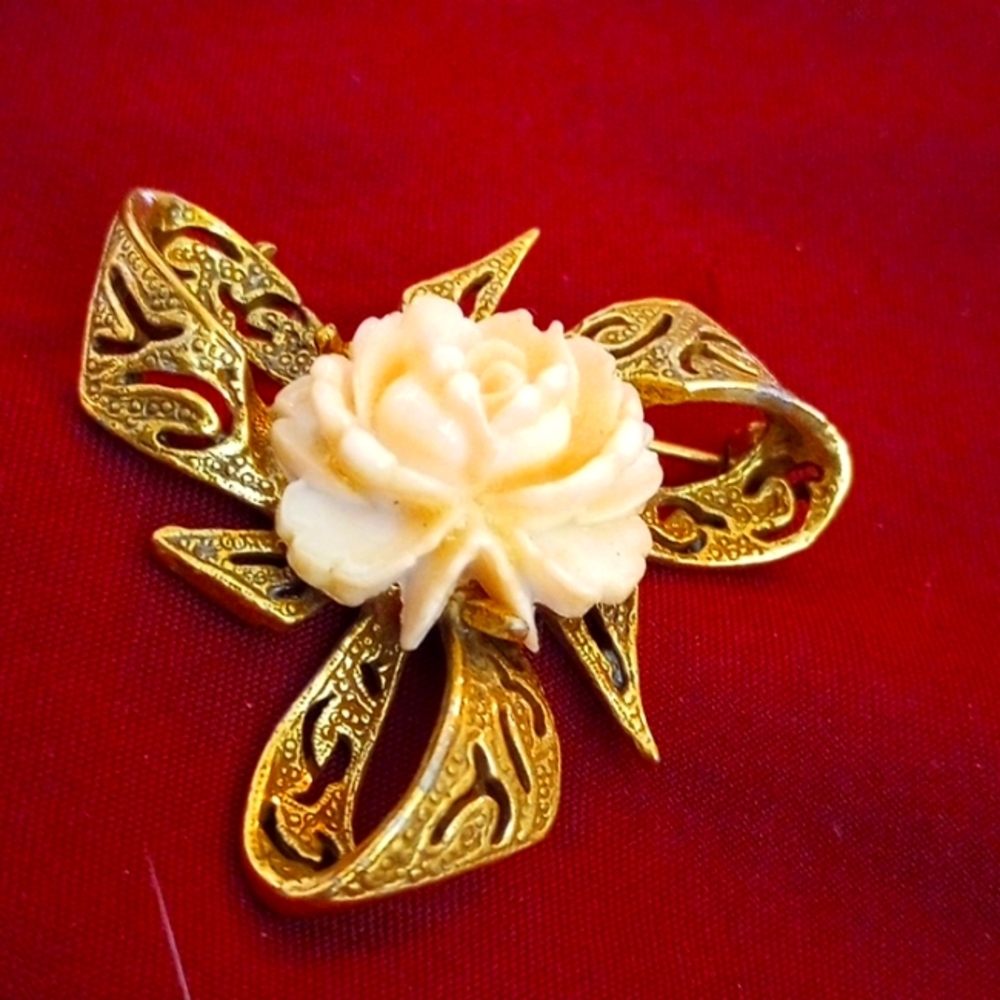 Rose pin